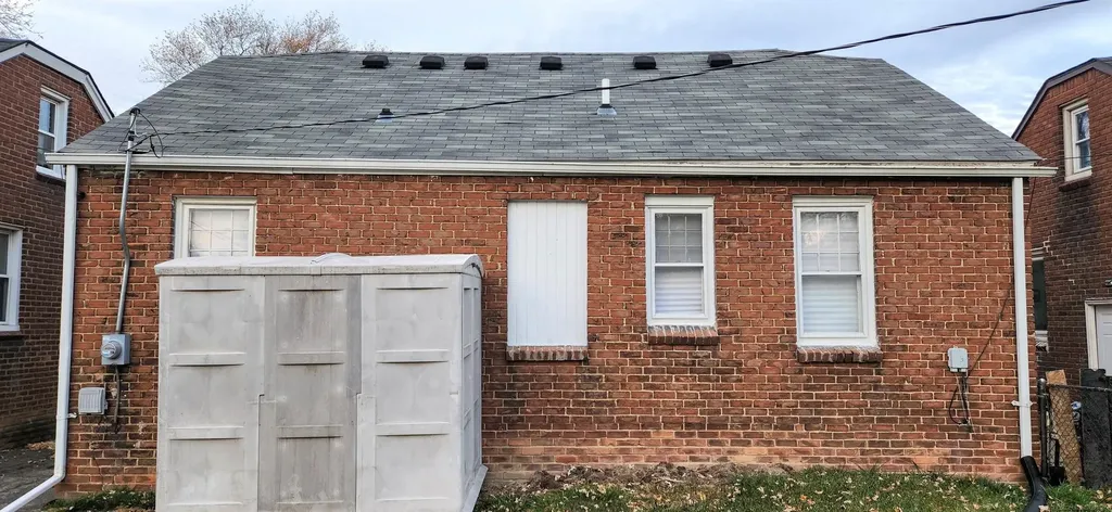 8110 Chalmers Avenue Warren City MI 48089