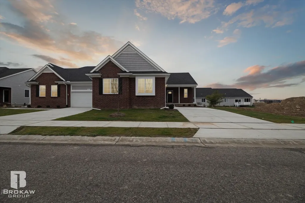 1437 Luxington Drive Lapeer City MI 48446