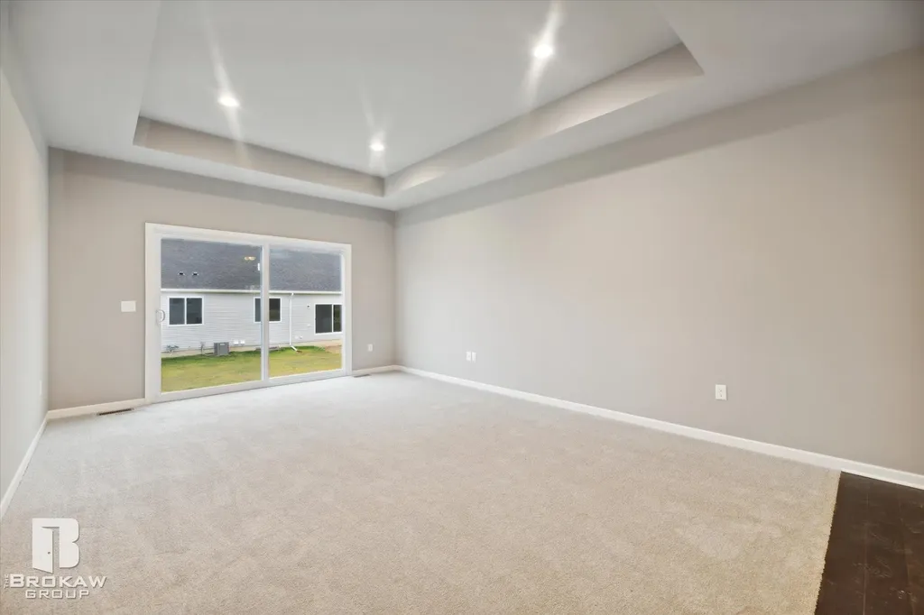 1437 Luxington Drive Lapeer City MI 48446