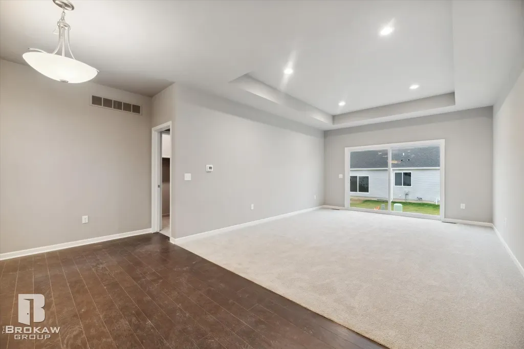 1437 Luxington Drive Lapeer City MI 48446