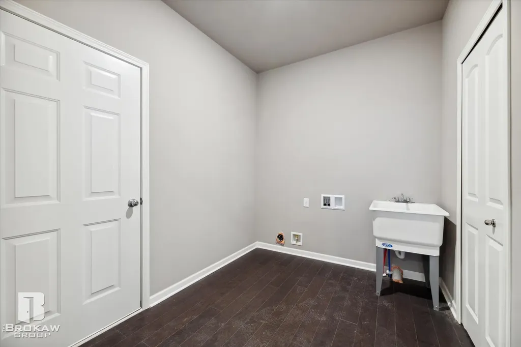 1437 Luxington Drive Lapeer City MI 48446