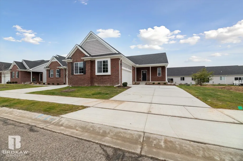 1437 Luxington Drive Lapeer City MI 48446