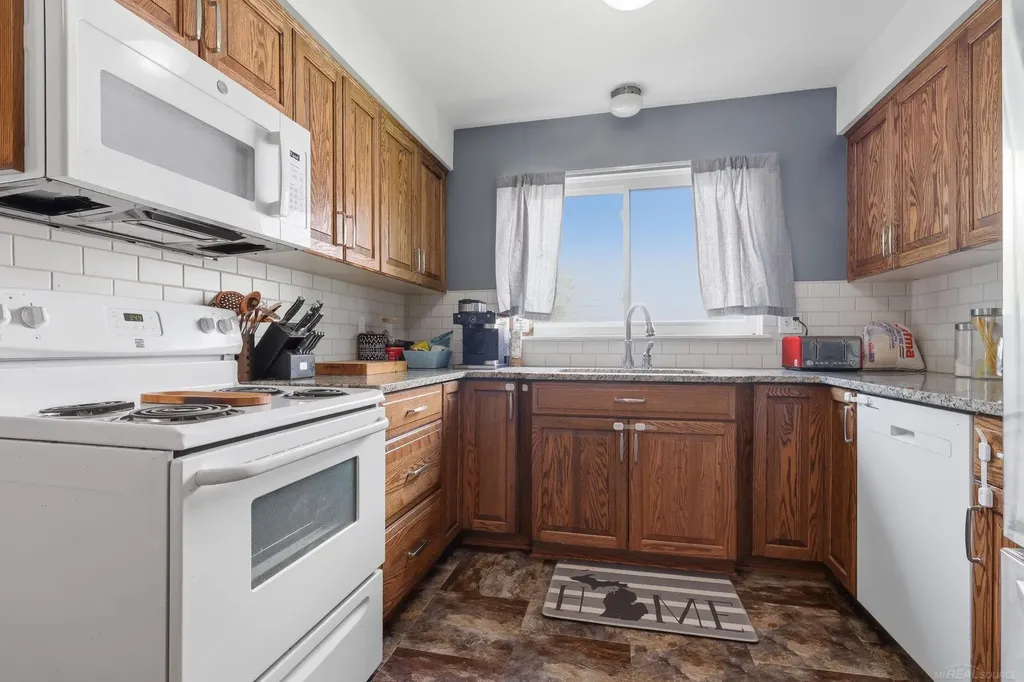 45471 Ronnen Drive Macomb Township MI 48044