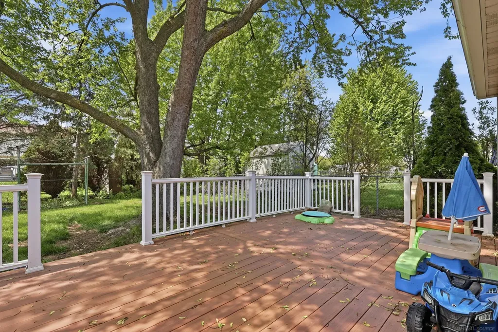 45471 Ronnen Drive Macomb Township MI 48044