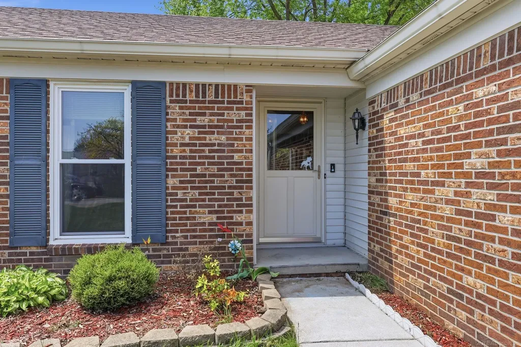 45471 Ronnen Drive Macomb Township MI 48044