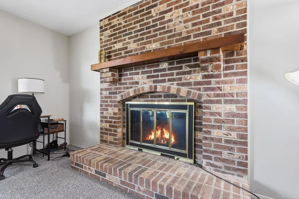 45471 Ronnen Drive Macomb Township MI 48044