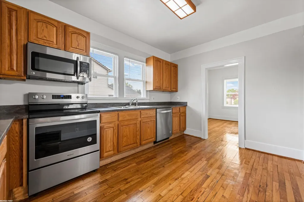 18905 Voiland Street Roseville City MI 48066