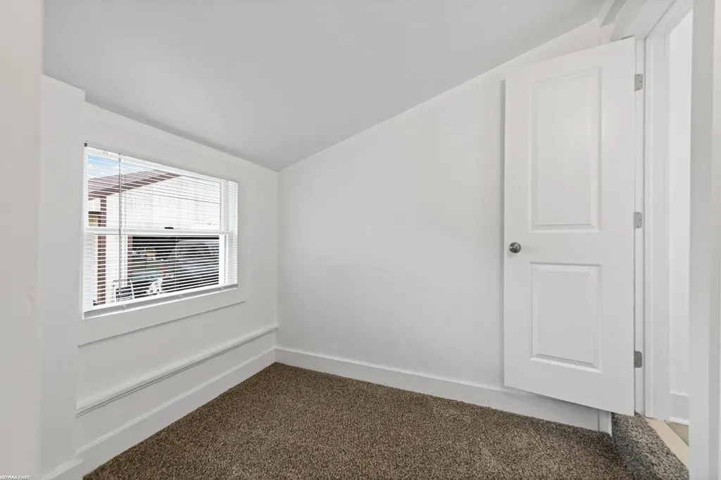 18905 Voiland Street Roseville City MI 48066