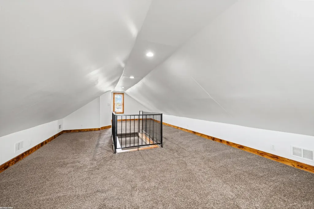 18905 Voiland Street Roseville City MI 48066