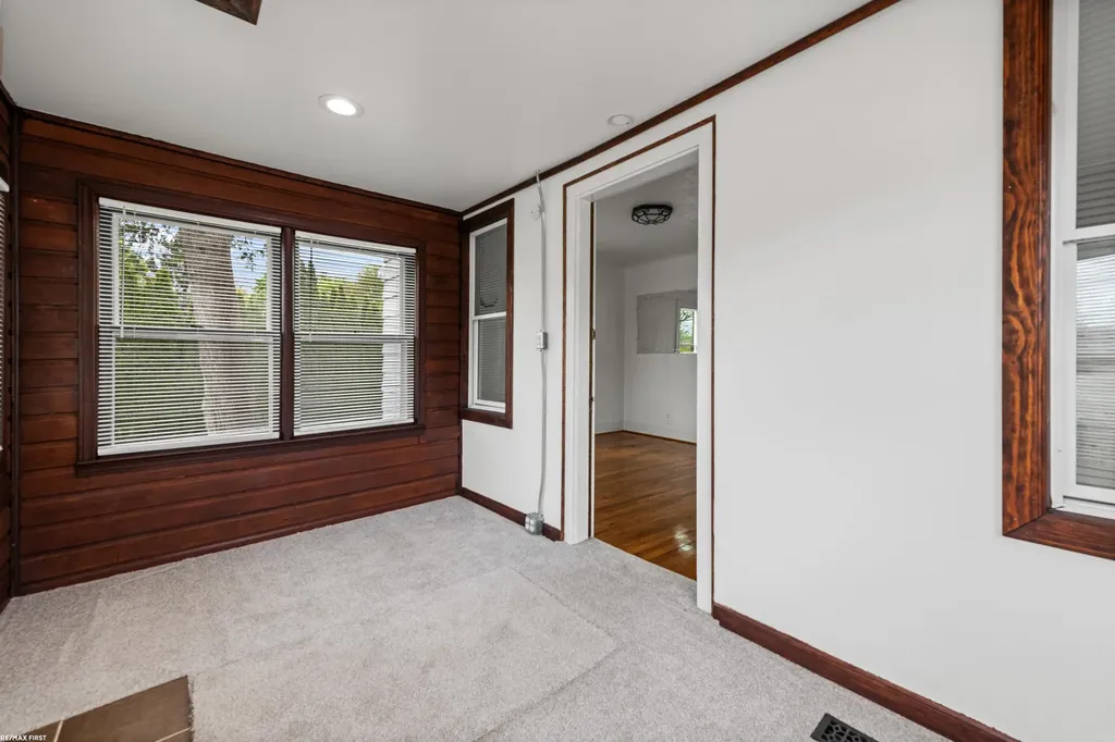 18905 Voiland Street Roseville City MI 48066