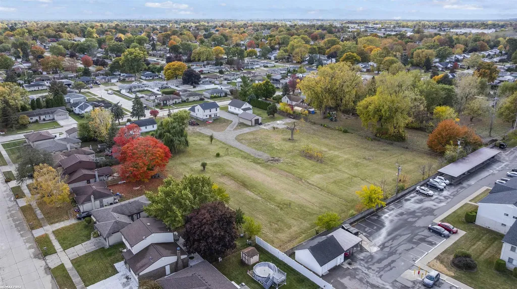 18905 Voiland Street Roseville City MI 48066