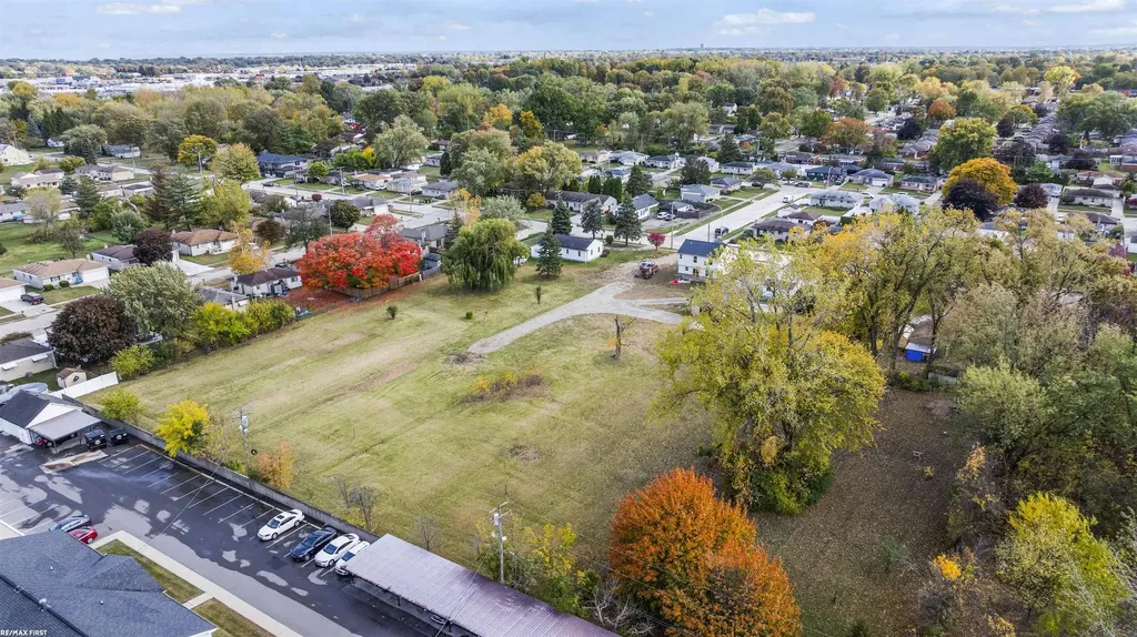 18905 Voiland Street Roseville City MI 48066