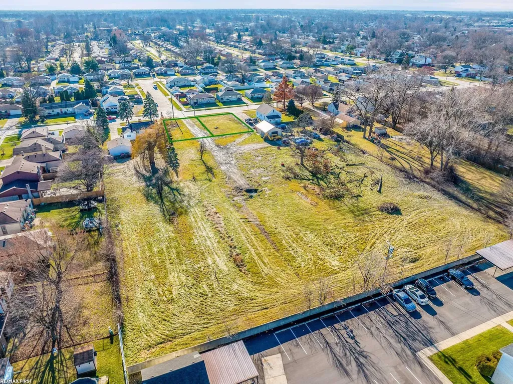 18905 Voiland Street Roseville City MI 48066