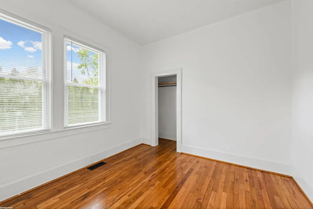 18905 Voiland Street Roseville City MI 48066