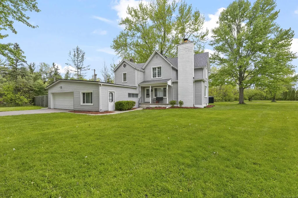 18224 Millar Road Clinton Charter Township MI 48036