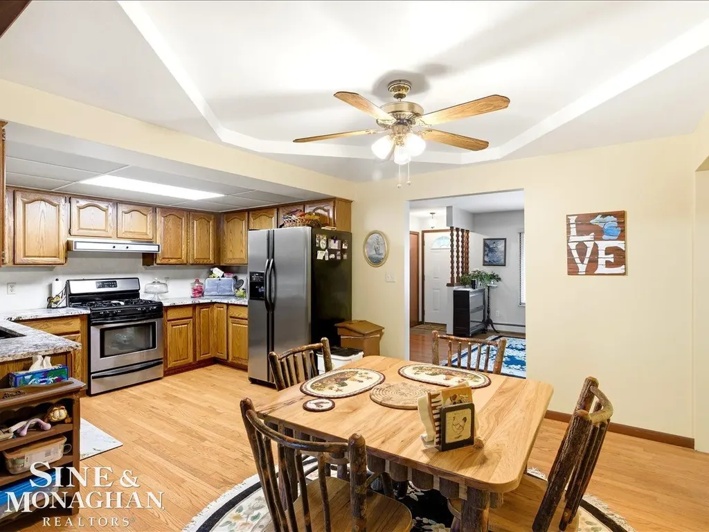 829 Townsend Cresent West Street Algonac City MI 48001