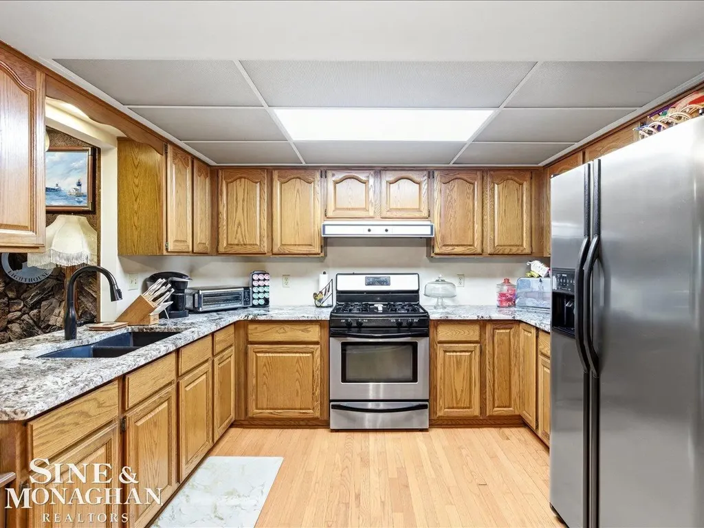 829 Townsend Cresent West Street Algonac City MI 48001