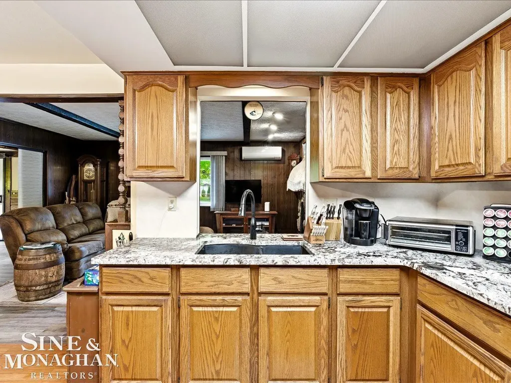 829 Townsend Cresent West Street Algonac City MI 48001