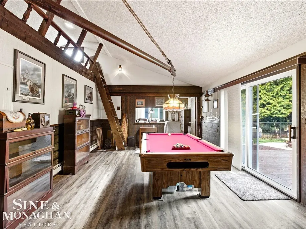 829 Townsend Cresent West Street Algonac City MI 48001