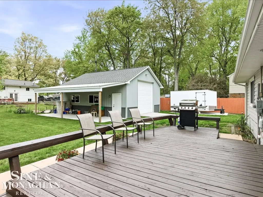 829 Townsend Cresent West Street Algonac City MI 48001