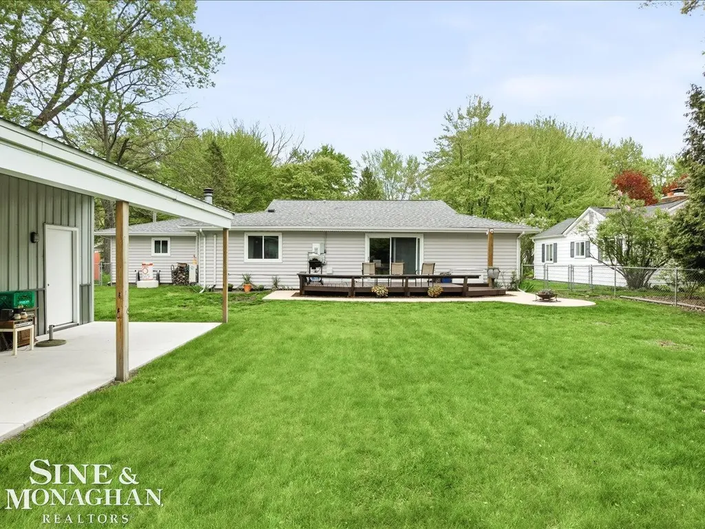 829 Townsend Cresent West Street Algonac City MI 48001
