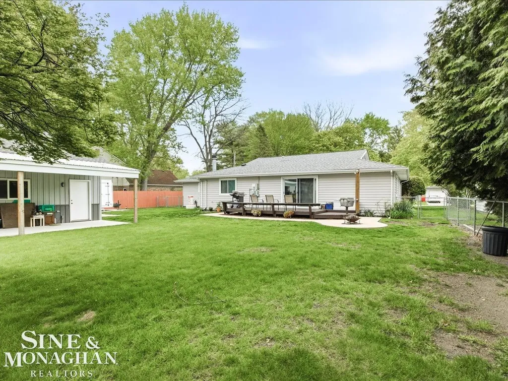 829 Townsend Cresent West Street Algonac City MI 48001