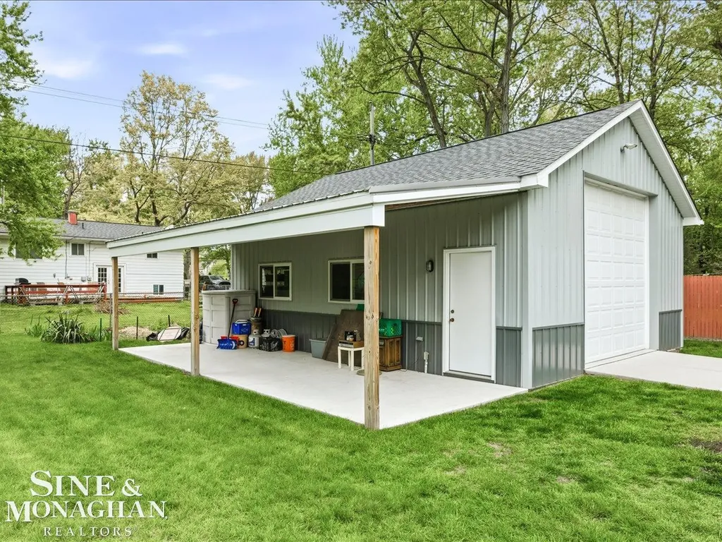 829 Townsend Cresent West Street Algonac City MI 48001
