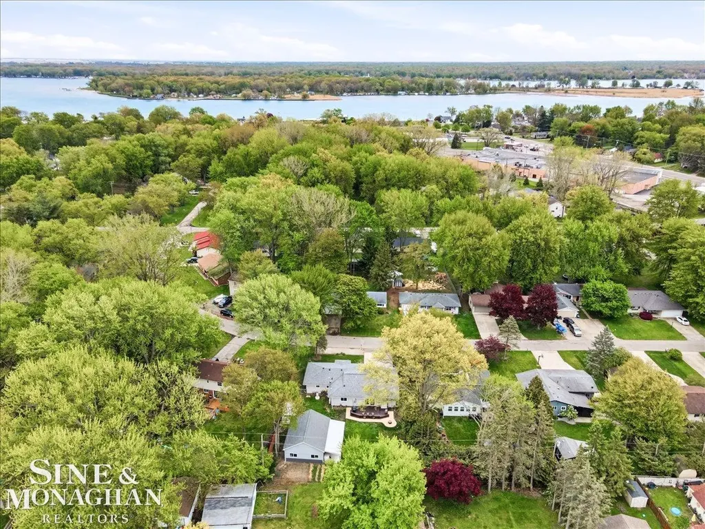 829 Townsend Cresent West Street Algonac City MI 48001