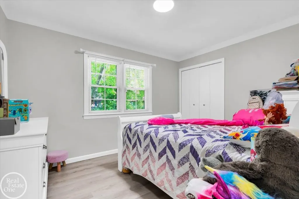 2024 Manchester Boulevard Grosse Pointe Woods City MI 48236