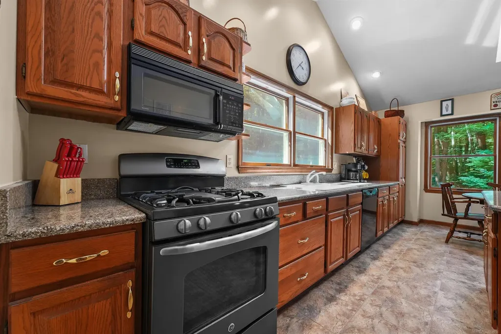 5675 Old Orchard Road Unknown City MI 48651