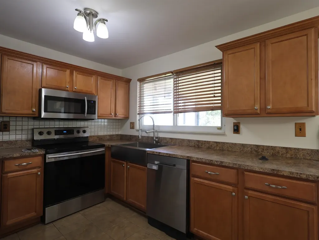 13187 Churchill Sterling Heights City MI 48313