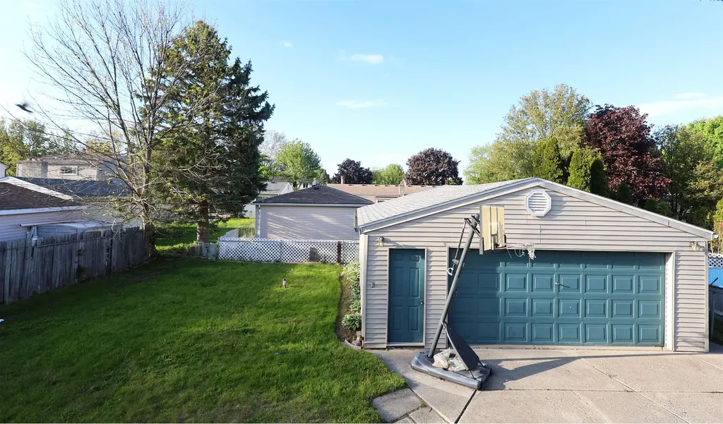 13187 Churchill Sterling Heights City MI 48313