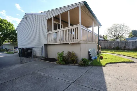 13187 Churchill Sterling Heights City MI 48313