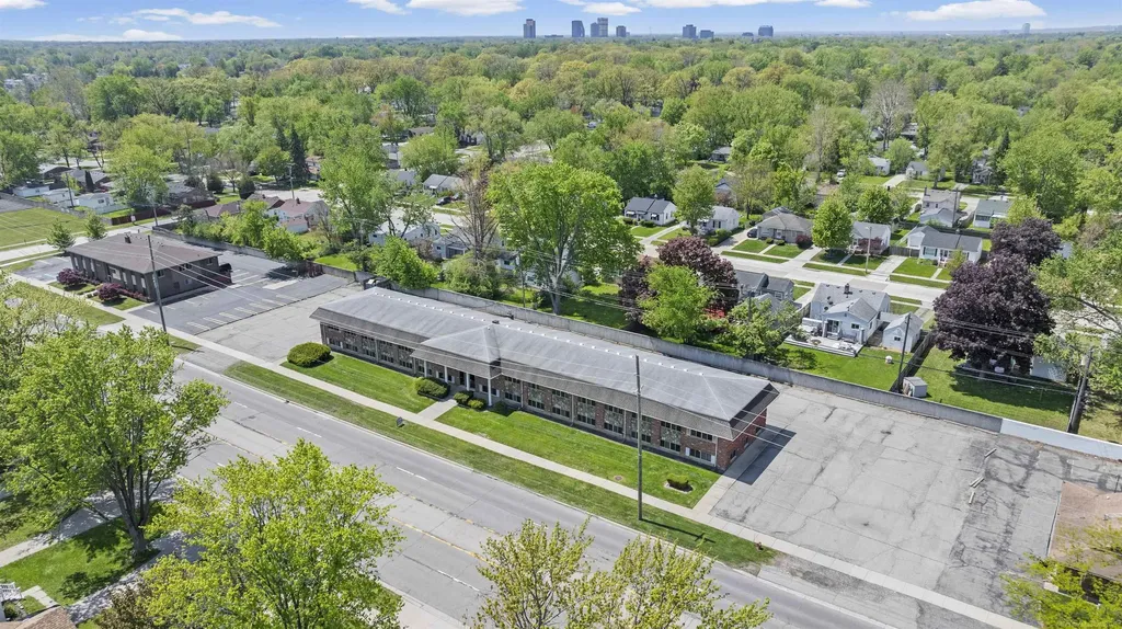 28475 Greenfield Road Southfield City MI 48076