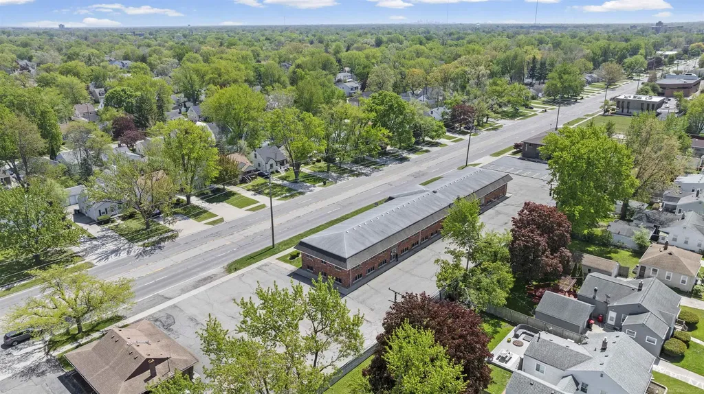 28475 Greenfield Road Southfield City MI 48076