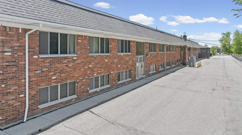 28475 Greenfield Road Southfield City MI 48076