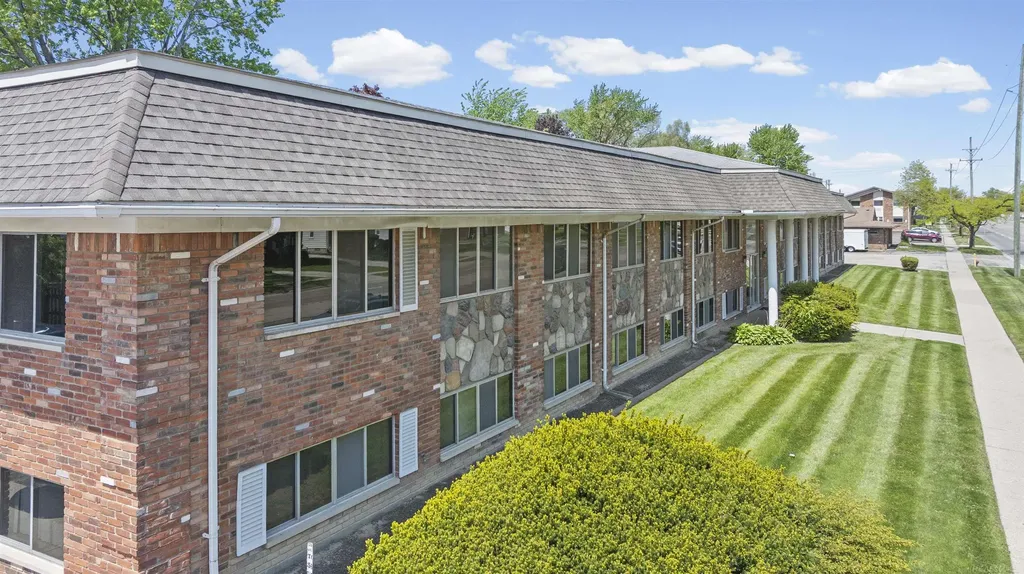 28475 Greenfield Road Southfield City MI 48076