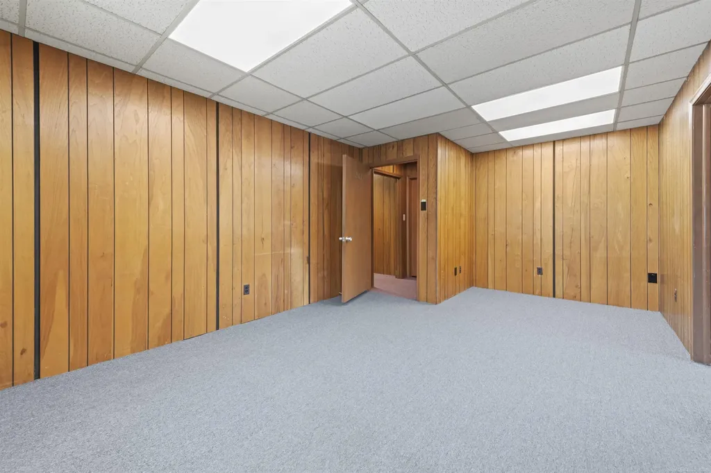 28475 Greenfield Road Southfield City MI 48076