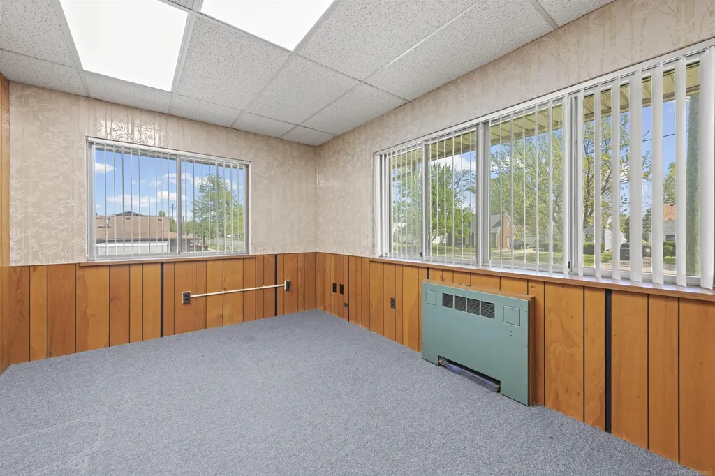 28475 Greenfield Road Southfield City MI 48076
