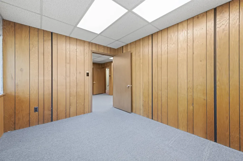28475 Greenfield Road Southfield City MI 48076
