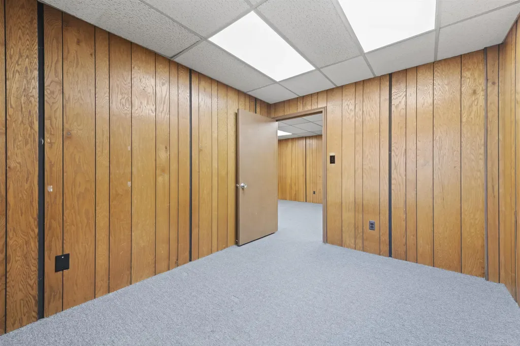 28475 Greenfield Road Southfield City MI 48076
