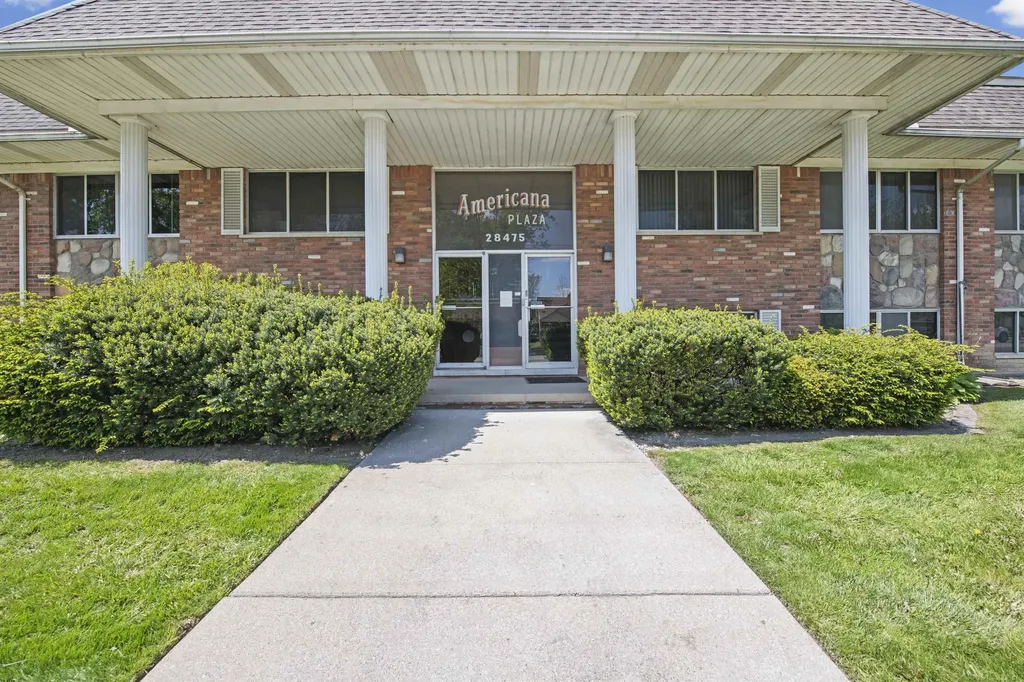 28475 Greenfield Road Southfield City MI 48076
