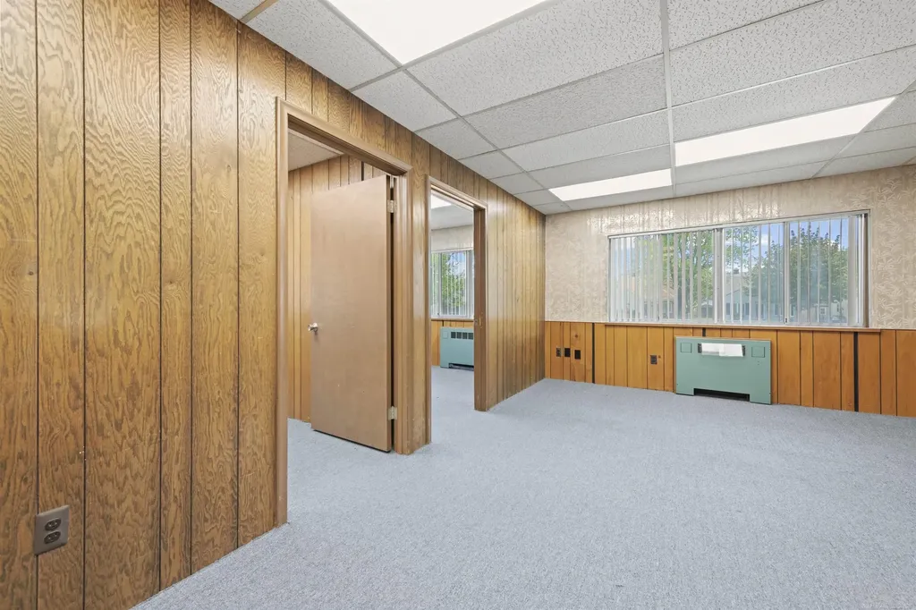 28475 Greenfield Road Southfield City MI 48076