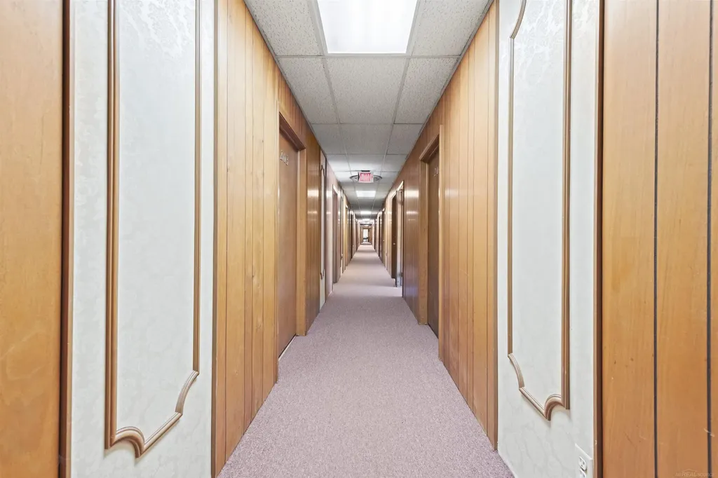 28475 Greenfield Road Southfield City MI 48076