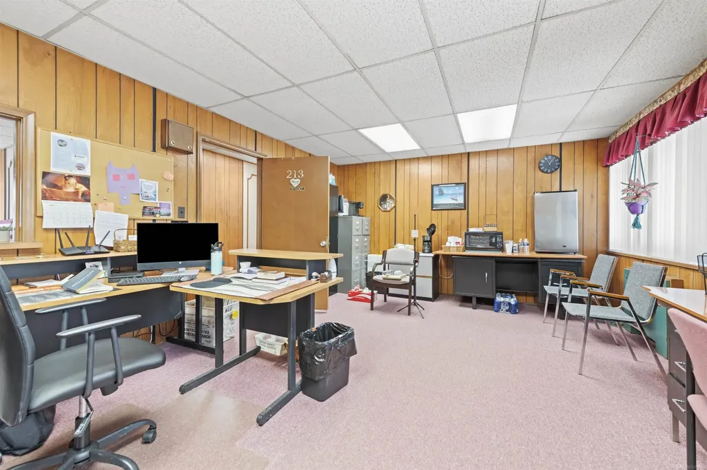 28475 Greenfield Road Southfield City MI 48076