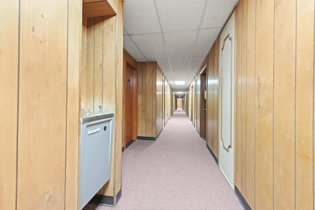 28475 Greenfield Road Southfield City MI 48076