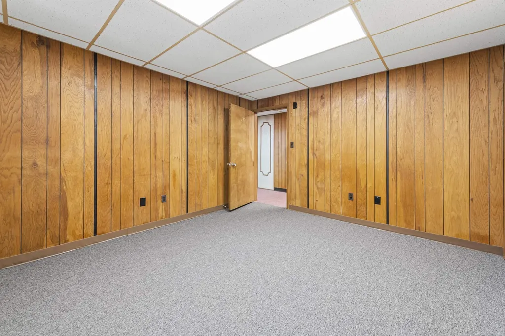 28475 Greenfield Road Southfield City MI 48076
