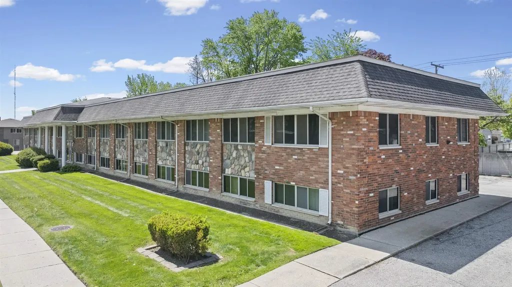 28475 Greenfield Road Southfield City MI 48076