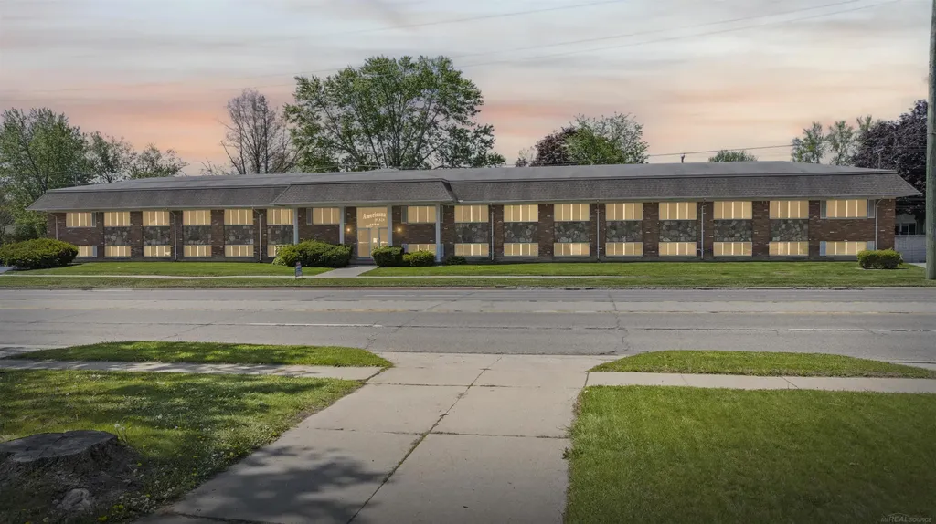 28475 Greenfield Road Southfield City MI 48076
