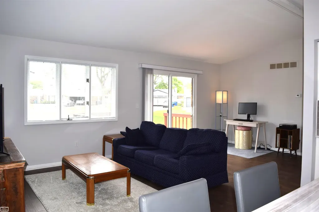 29683 Beech Nut Drive Warren City MI 48092